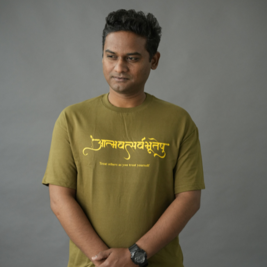 आत्मवत्सर्वभूतेषु (Aatmavat sarva-bhuteshu) Treat others as you treat yourself