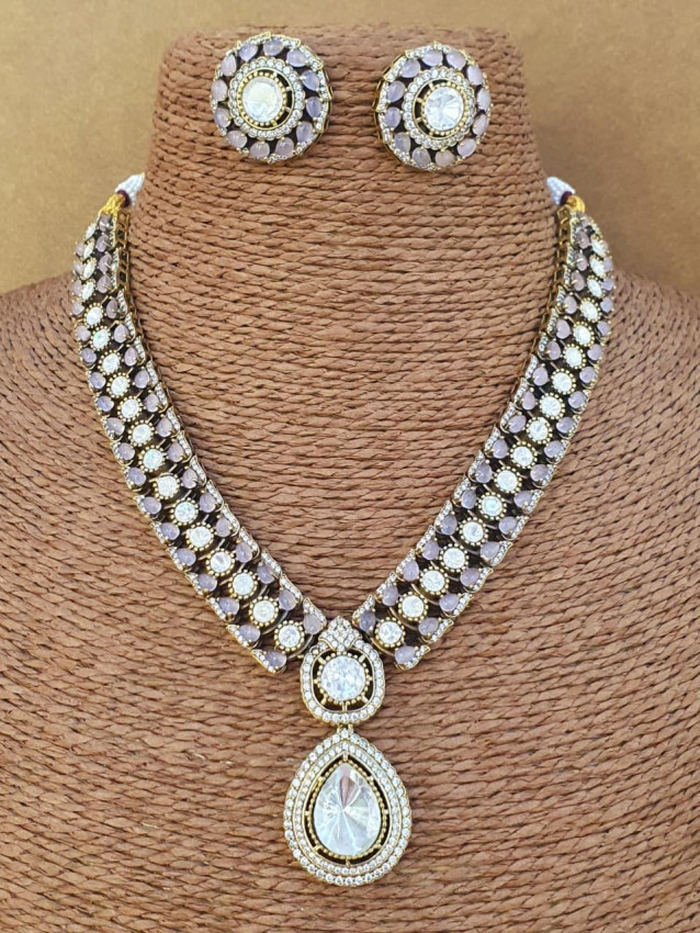 Kundan Necklace Set