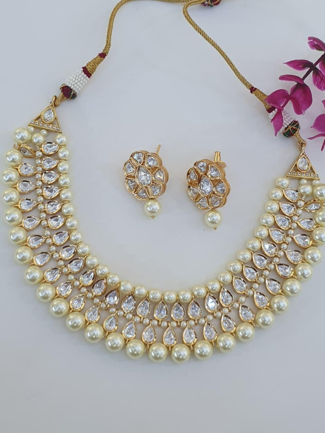 Noor Ivory Pearl Kundan Choker Set