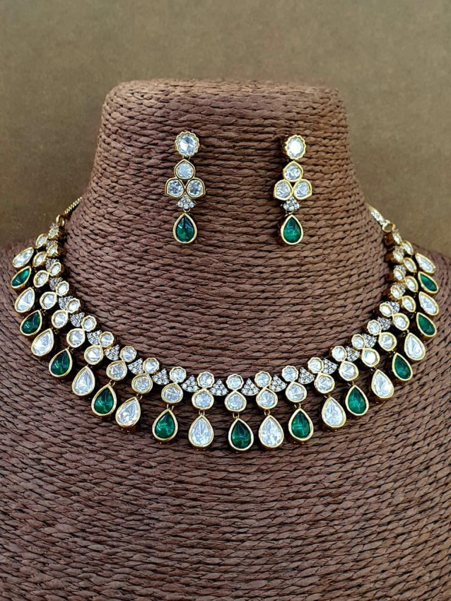 Zehra Emerald Kundan Drop Choker Set