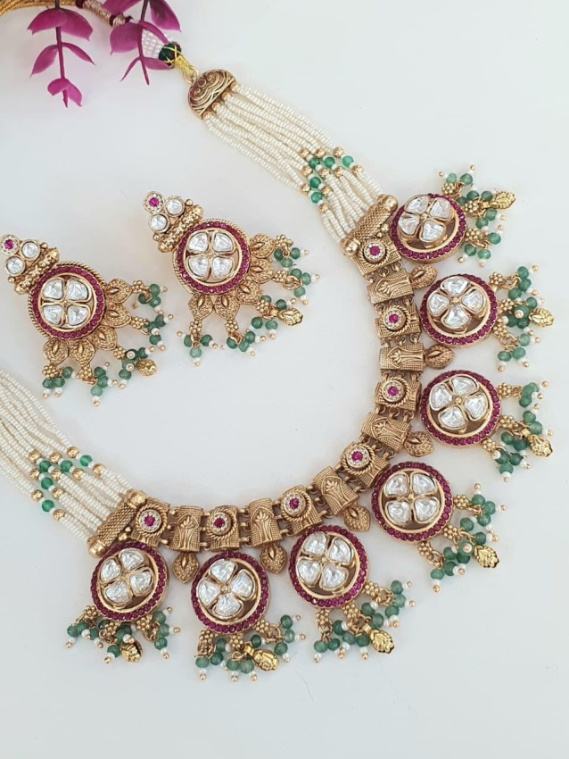 Aarohi Temple Kundan Pearl Mala Choker Set