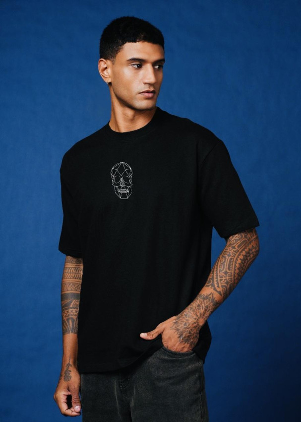 Black Dropshoulder Plain T-Shirt.
